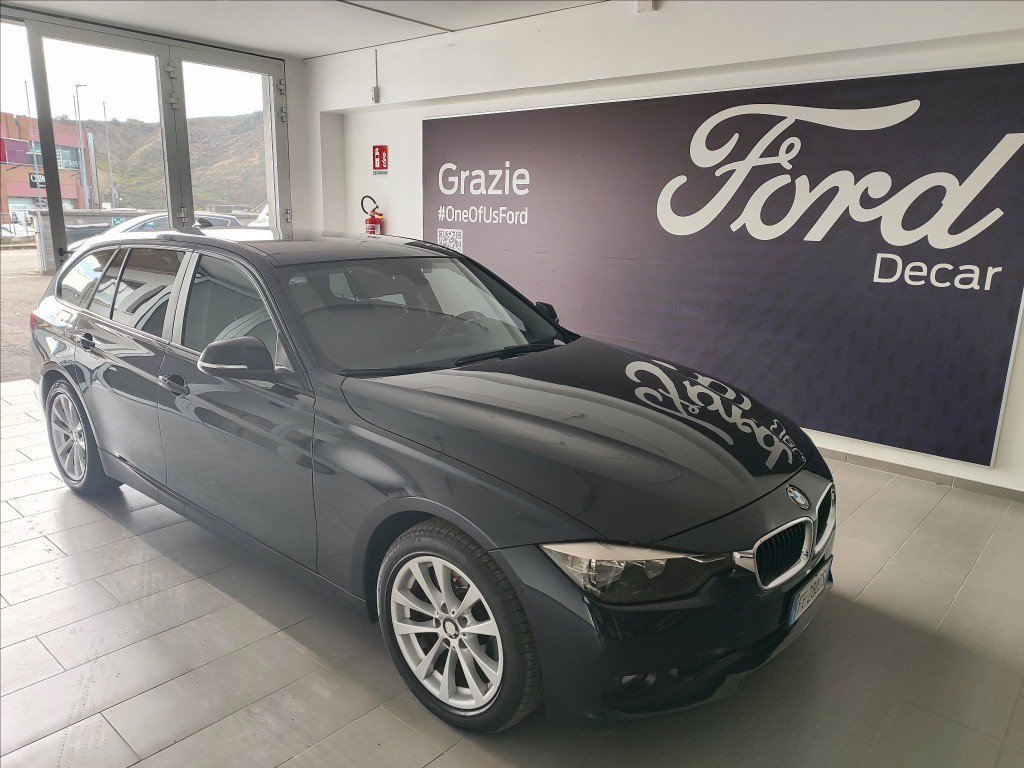 BMW 320i Touring auto
